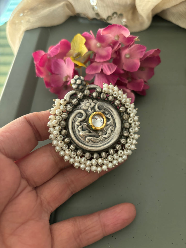 Statement Pearl Clustered Ring - A Touch of Timeless Beauty