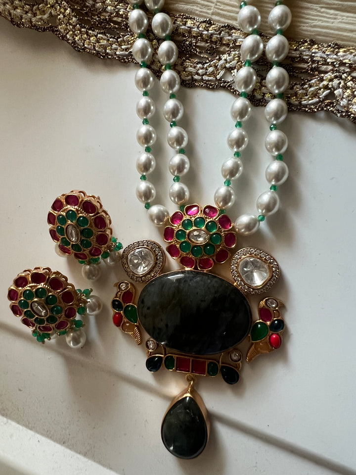 SHIVKA Labradorite Kempu Pendant Set | Bridal Pearl Necklace