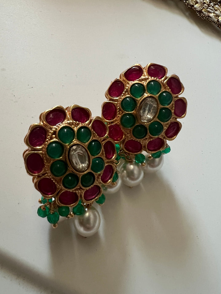 SHIVKA Labradorite Kempu Pendant Set | Bridal Pearl Necklace