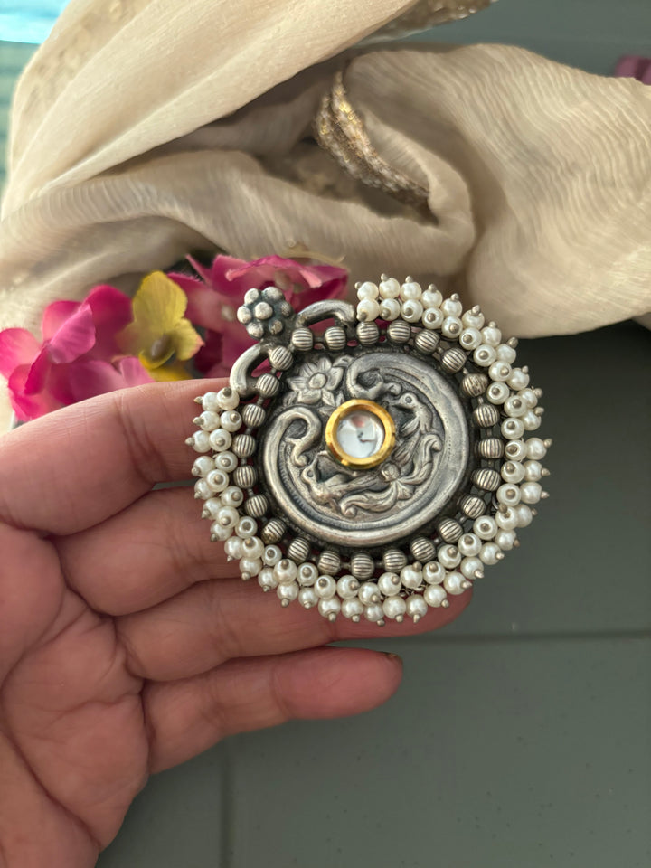 Statement Pearl Clustered Ring - A Touch of Timeless Beauty