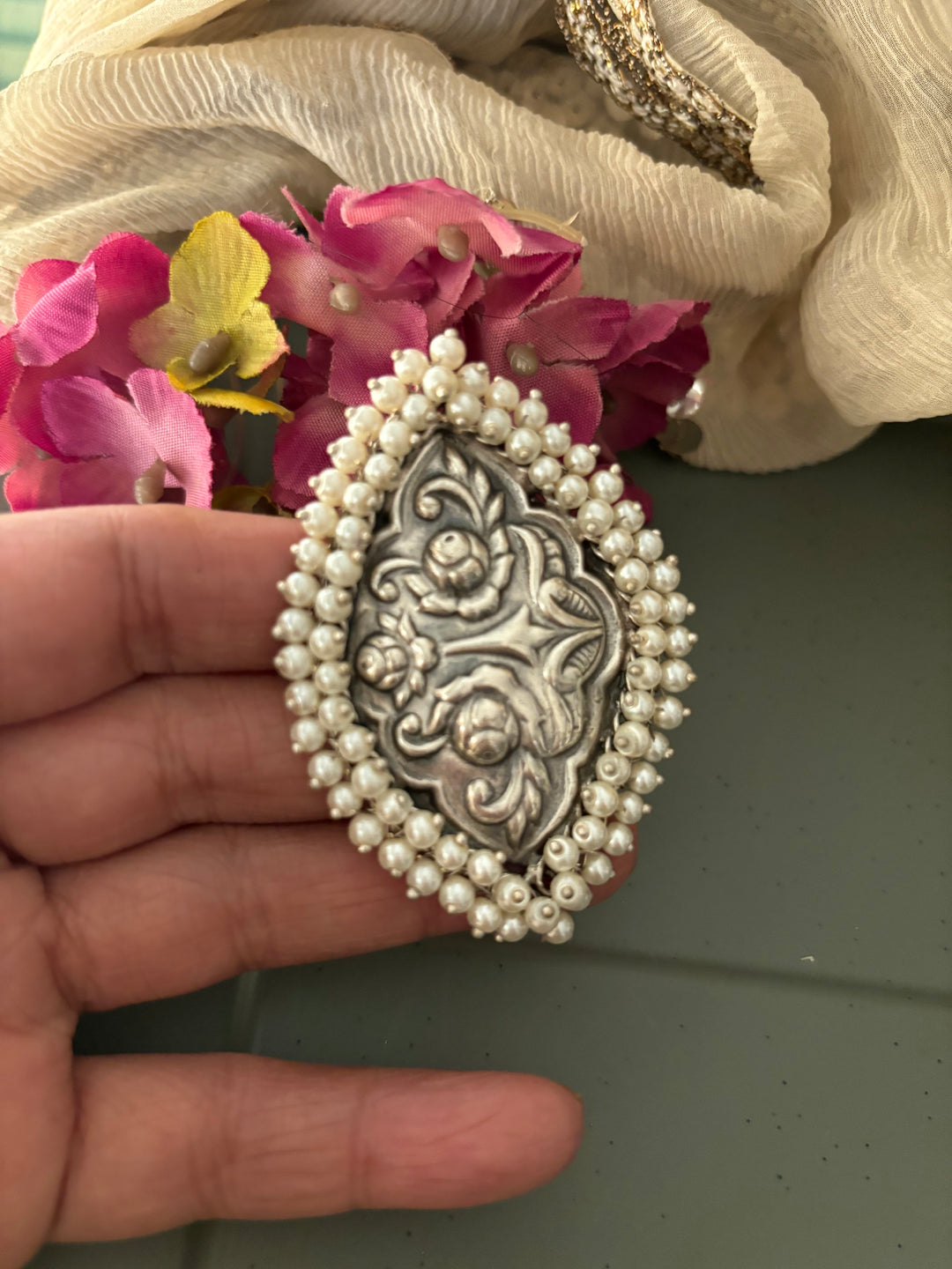 Statement Pearl Clustered Ring - A Touch of Timeless Beauty