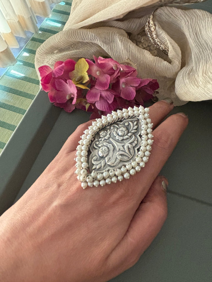 Statement Pearl Clustered Ring - A Touch of Timeless Beauty