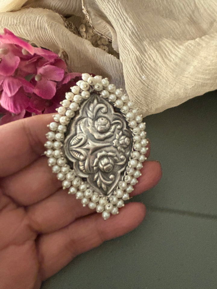 Statement Pearl Clustered Ring - A Touch of Timeless Beauty