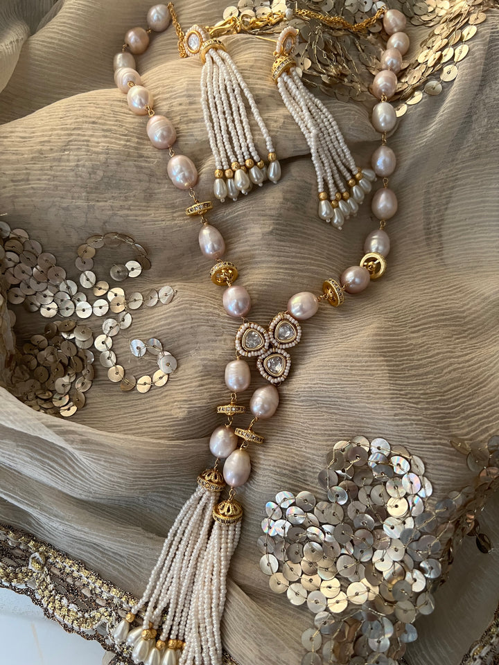 SHIVKA Pearl Kundan Set