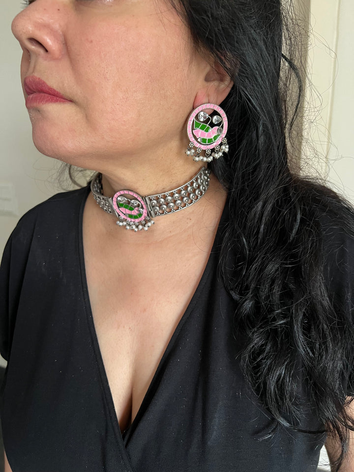 Elegant Enamelled Choker Necklace Set