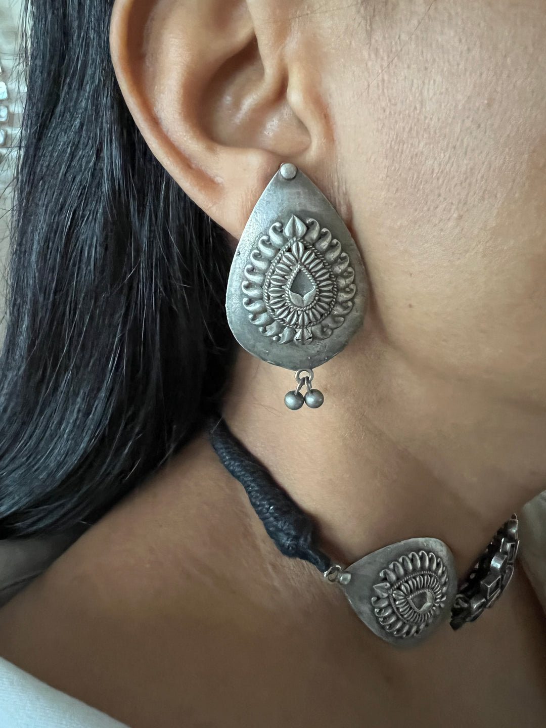 Multicoloured Vintage Choker with Studs