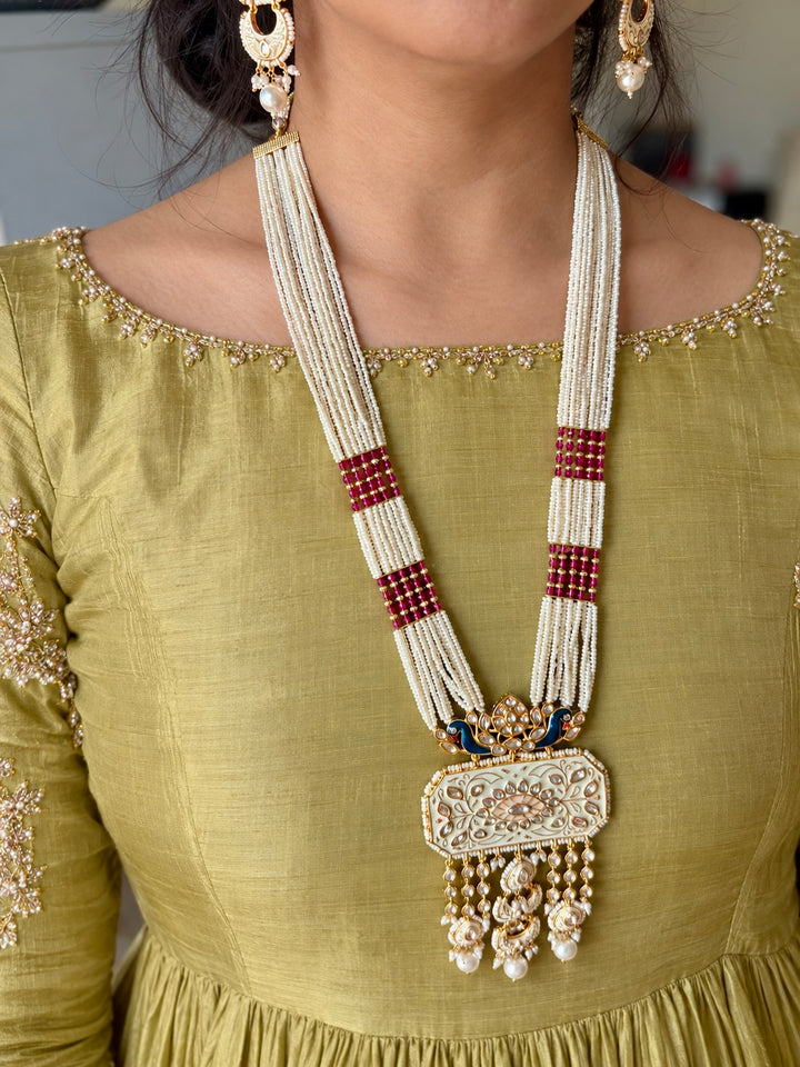 White Enamel Peacock Pendant Pearl Mala Set