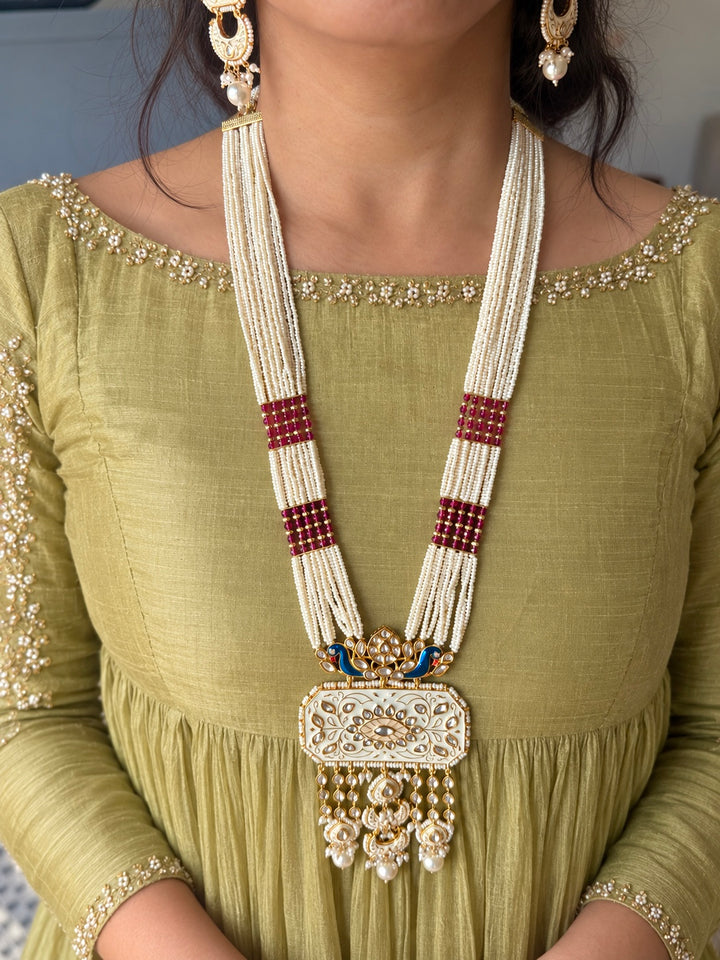 White Enamel Peacock Pendant Pearl Mala Set
