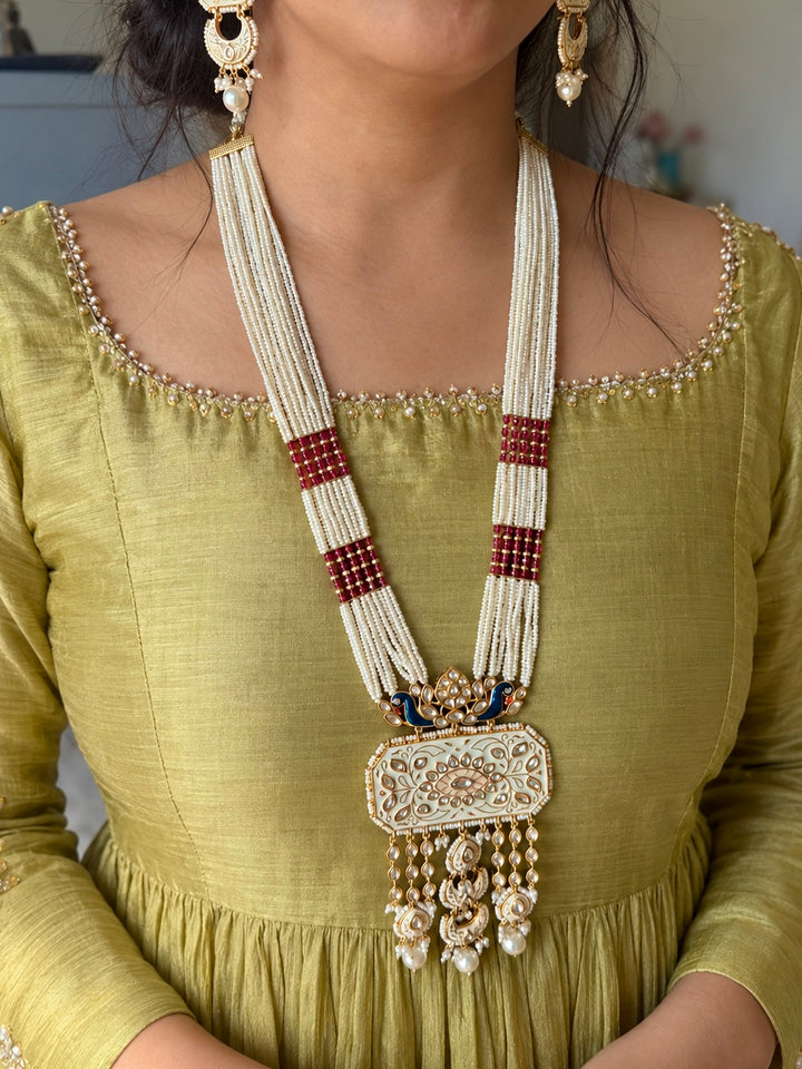 White Enamel Peacock Pendant Pearl Mala Set