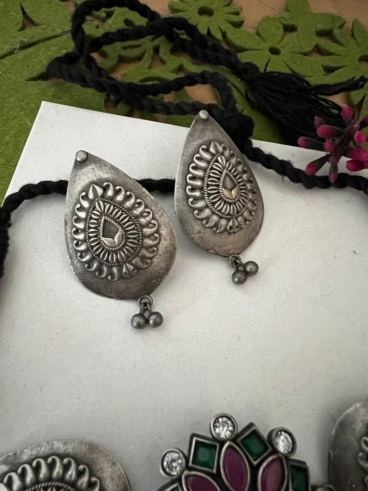 Multicoloured Vintage Choker with Studs