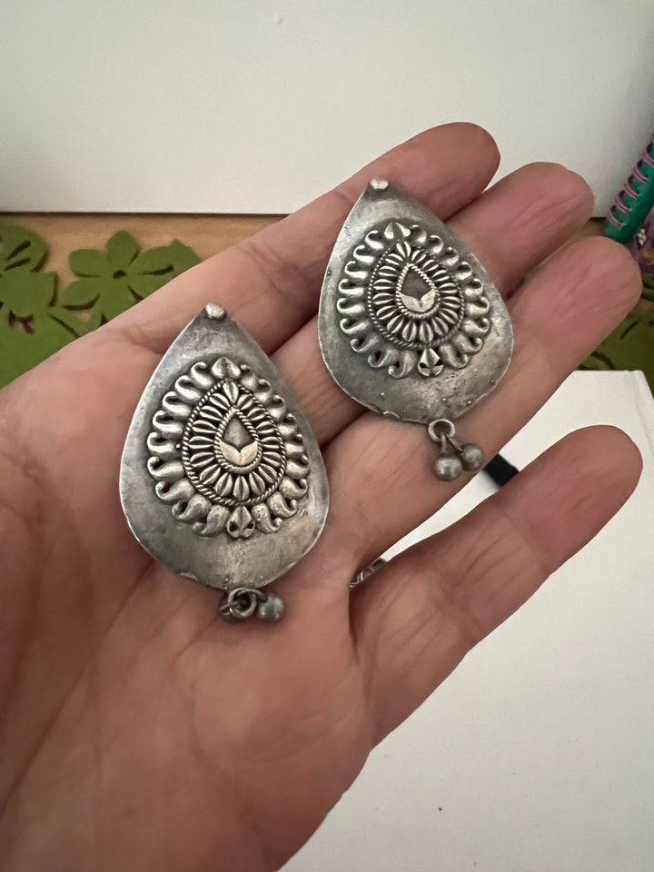 Multicoloured Vintage Choker with Studs