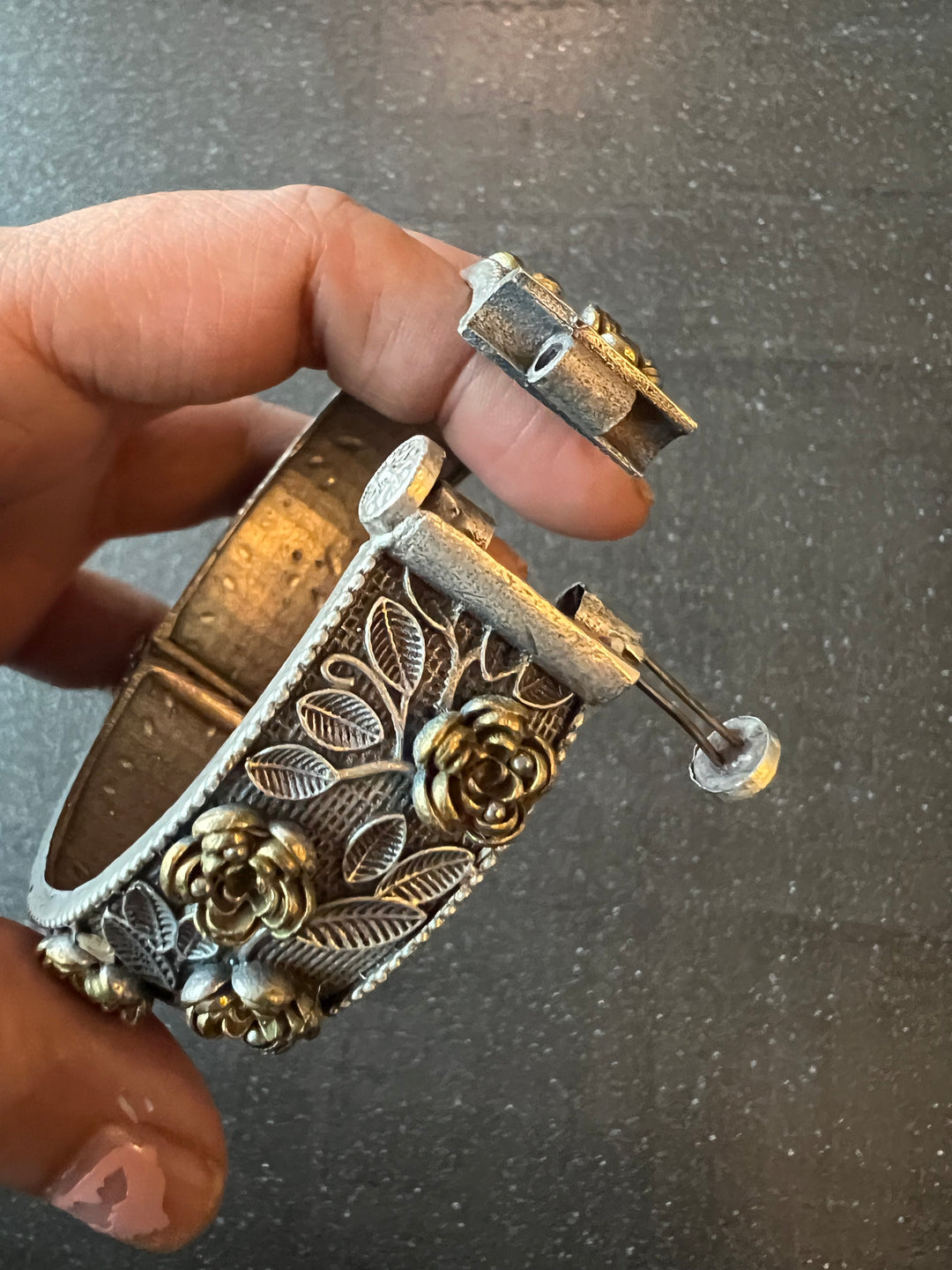 Elegant Brass Kadas Set - Exquisite Floral Design