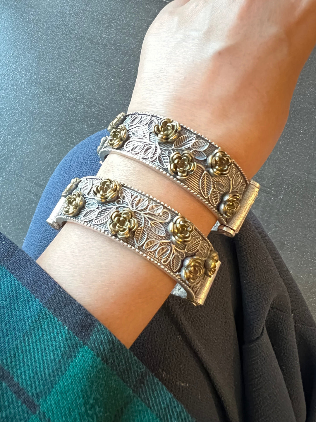 Elegant Brass Kadas Set - Exquisite Floral Design