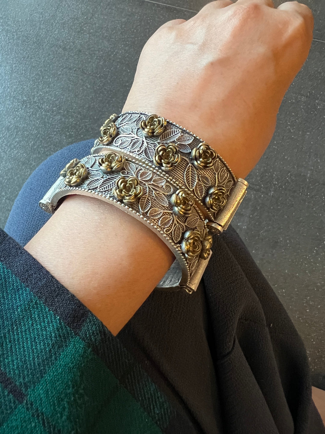 Elegant Brass Kadas Set - Exquisite Floral Design