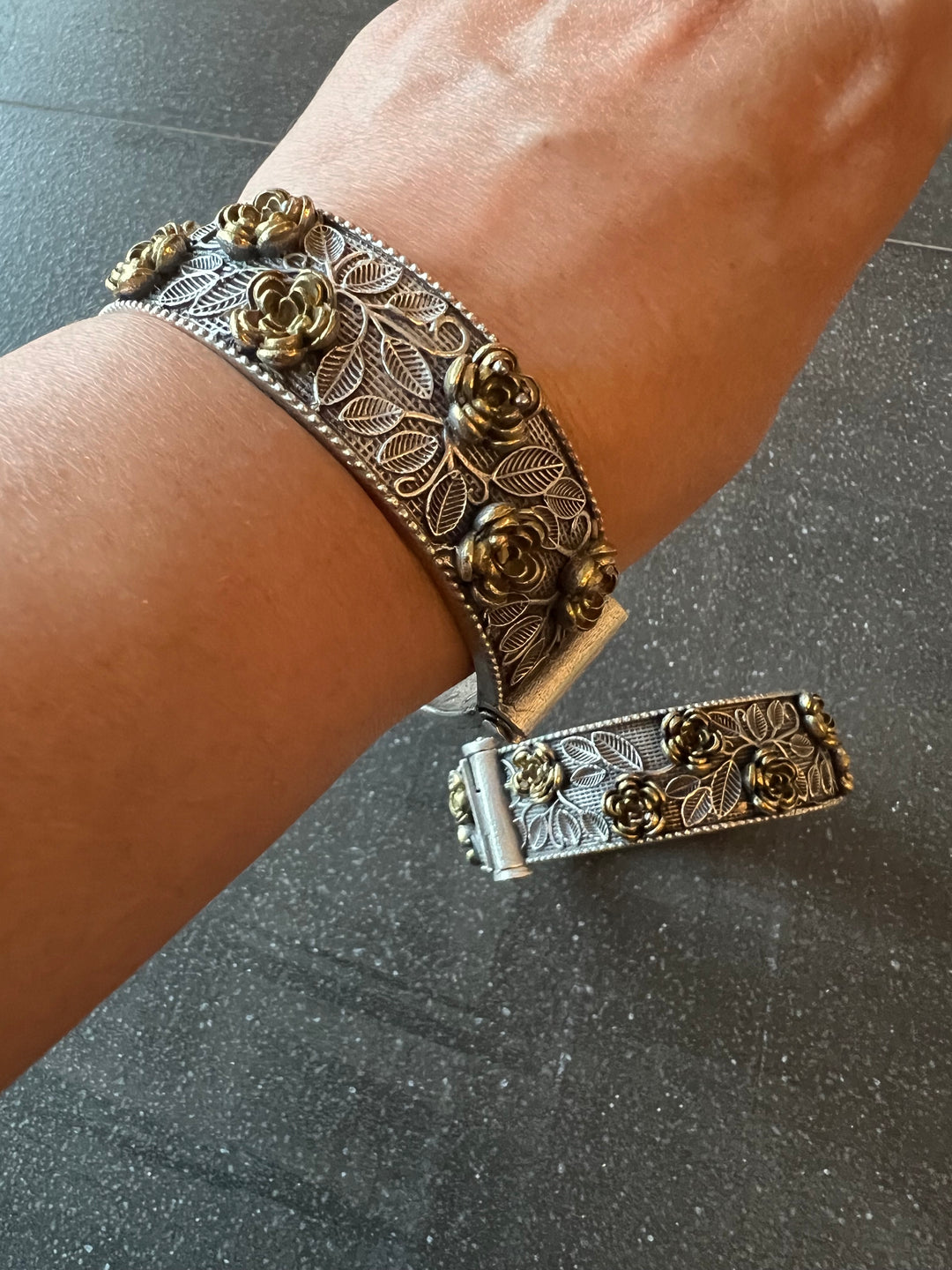 Elegant Brass Kadas Set - Exquisite Floral Design