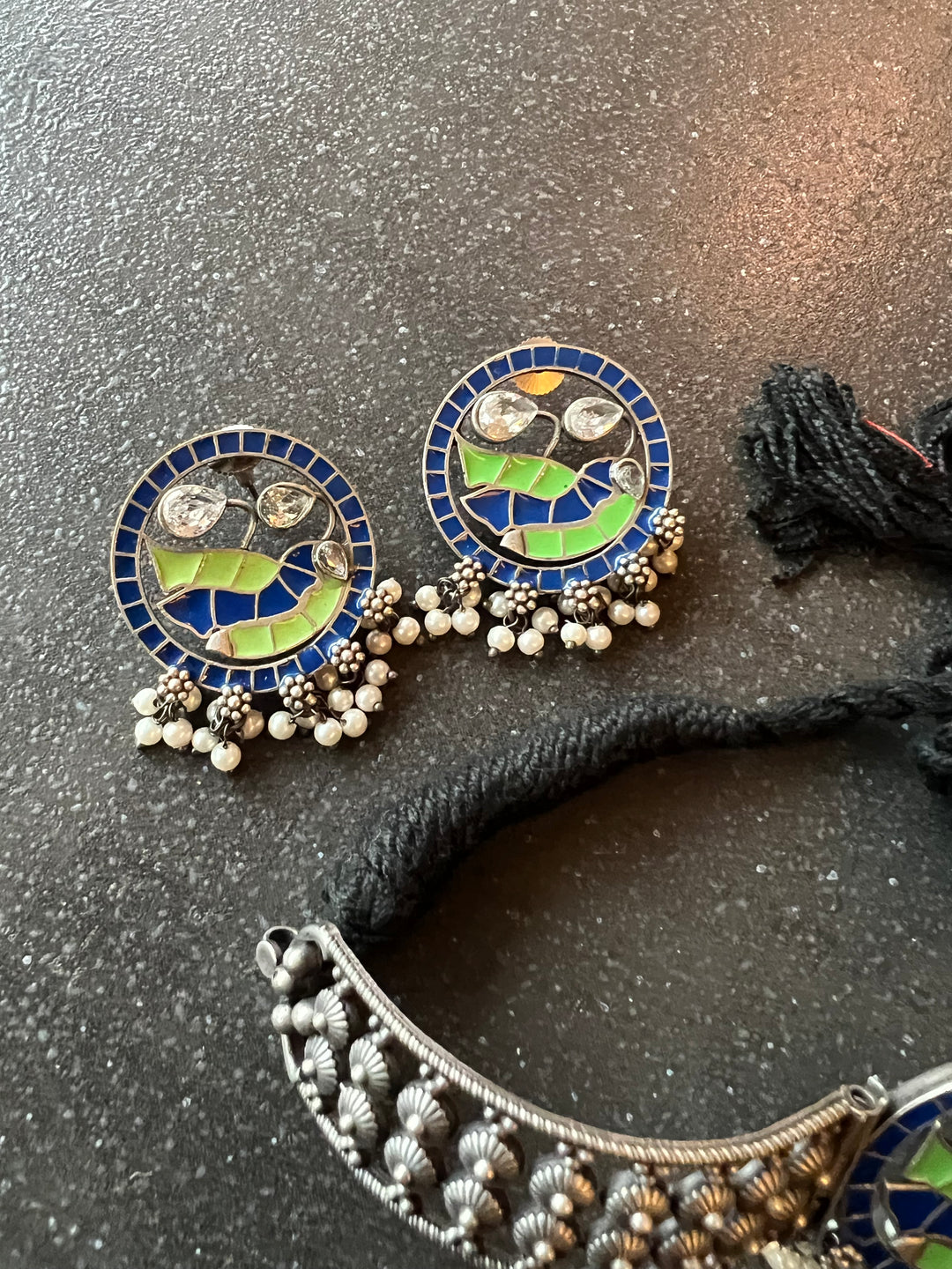 Elegant Enamelled Choker Necklace Set