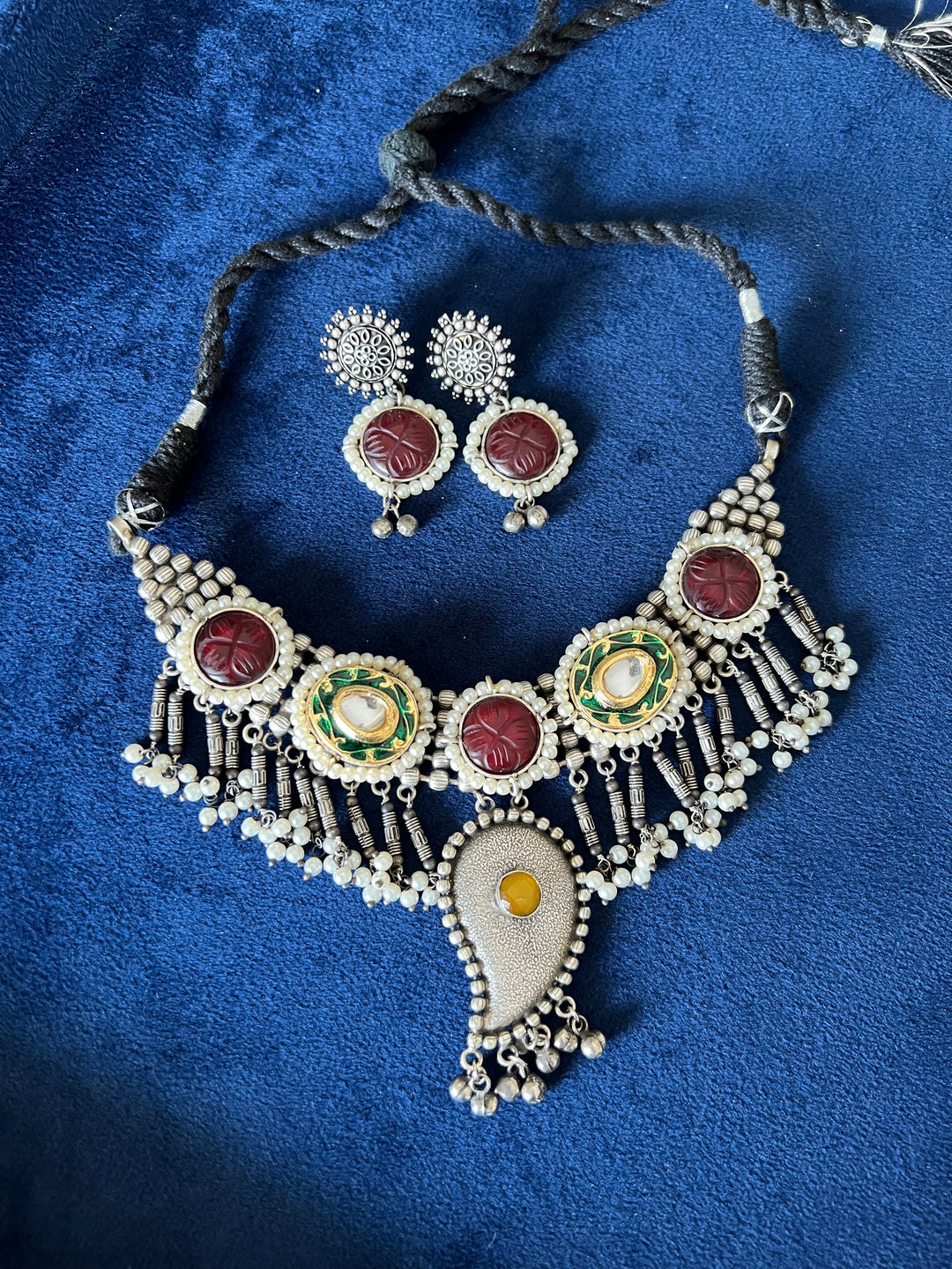 Artisan-Crafted Fusion Necklace Set - Brass Beauty