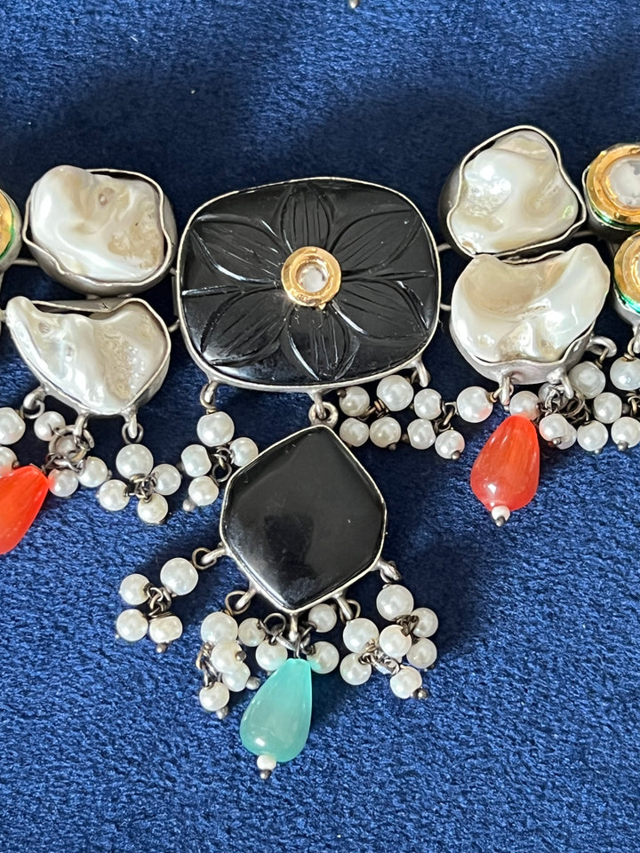 Elegant Kundan Fusion Necklace Set - Unique Brass Beauty