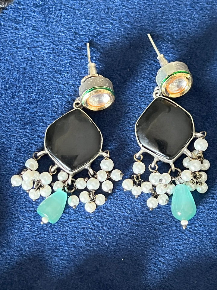 Elegant Kundan Fusion Necklace Set - Unique Brass Beauty