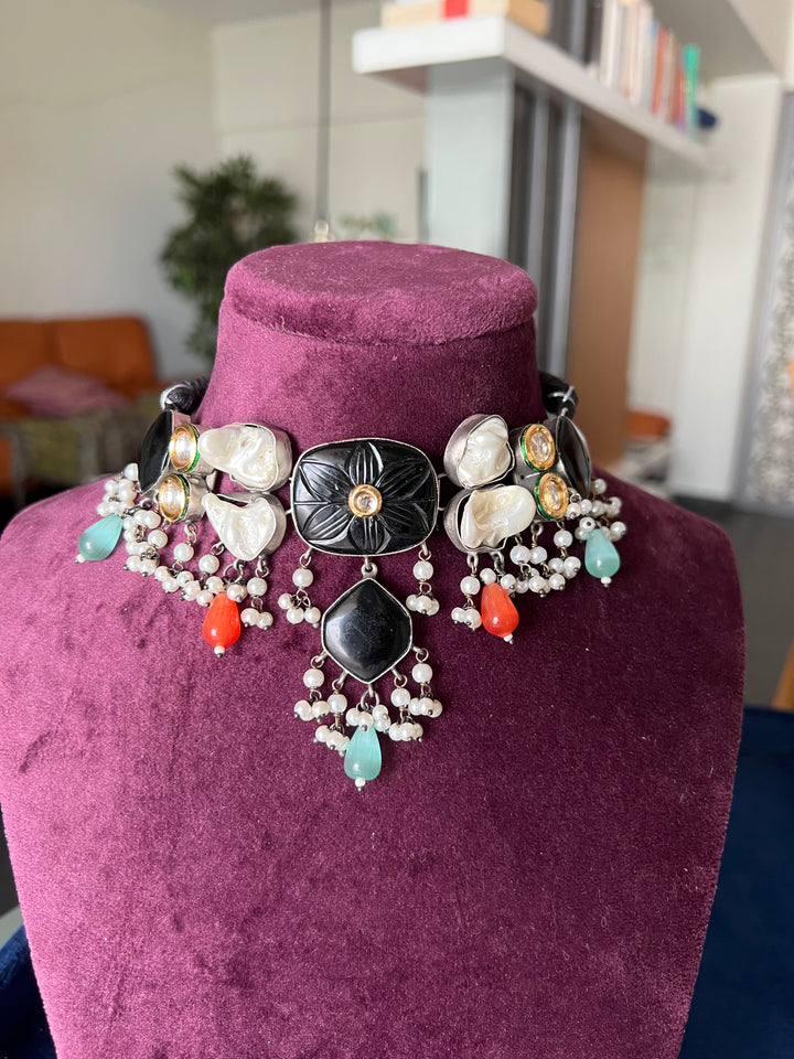 Elegant Kundan Fusion Necklace Set - Unique Brass Beauty