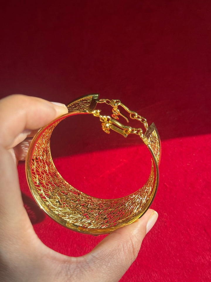 Exquisite 925 Silver Kundan Cuff Bracelet - Handcrafted by SHIVKA