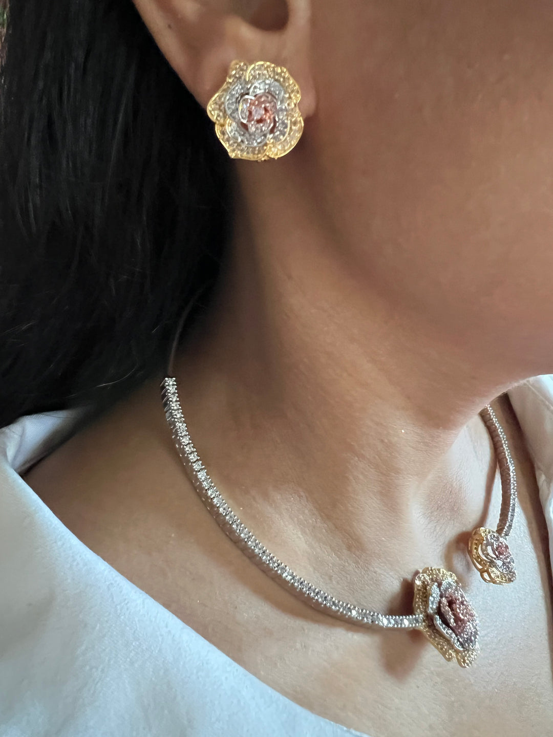 Cute Flower Design Necklace Set with Three-Tone Polish and Sparkling CZ Stones – Perfect for Cocktails & Night Outs