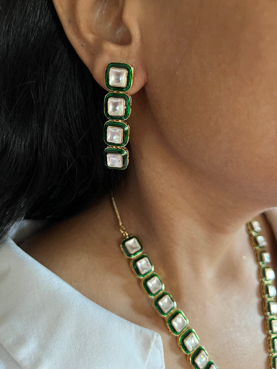 Light and Elegant Kundan Necklace Set – Perfect for Destination Weddings