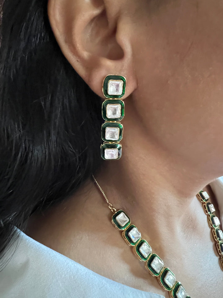 Light and Elegant Kundan Necklace Set – Perfect for Destination Weddings