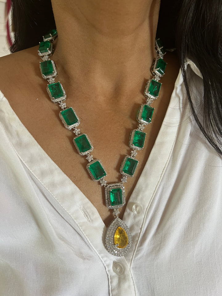 Exquisite Doublet Stone Necklace Set - Elevate Your Elegance