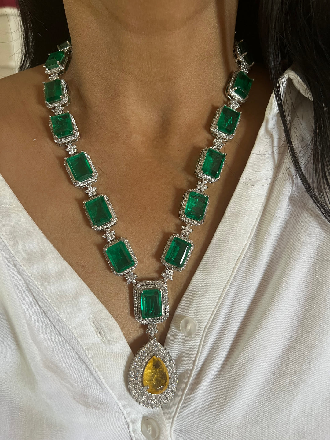 Exquisite Doublet Stone Necklace Set - Elevate Your Elegance