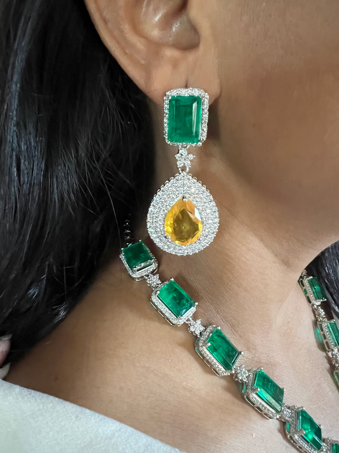 Exquisite Doublet Stone Necklace Set - Elevate Your Elegance