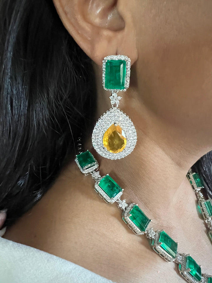 Exquisite Doublet Stone Necklace Set - Elevate Your Elegance