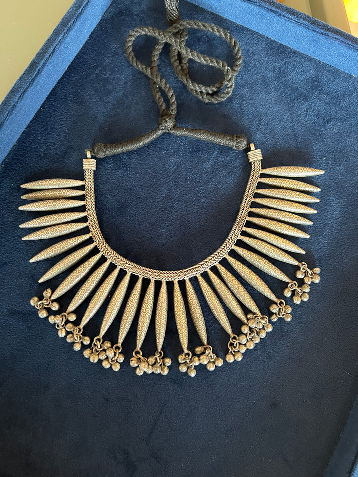 Exquisite Antique Collar Necklace - A Timeless Treasure!
