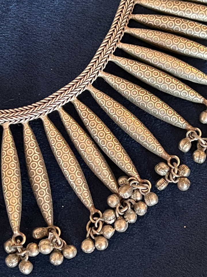 Exquisite Antique Collar Necklace - A Timeless Treasure!