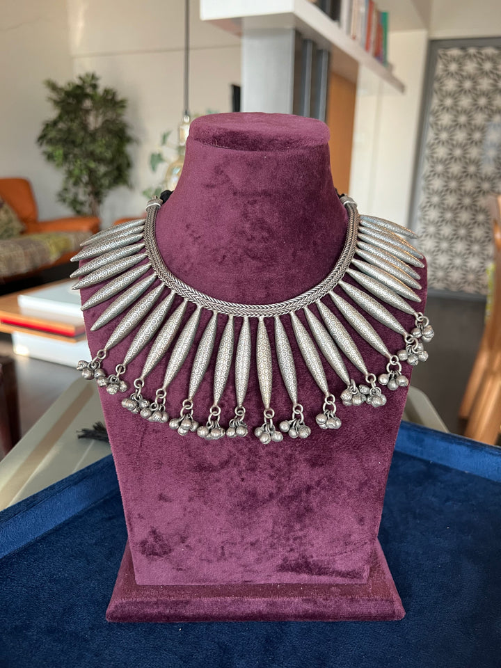 Exquisite Antique Collar Necklace - A Timeless Treasure!