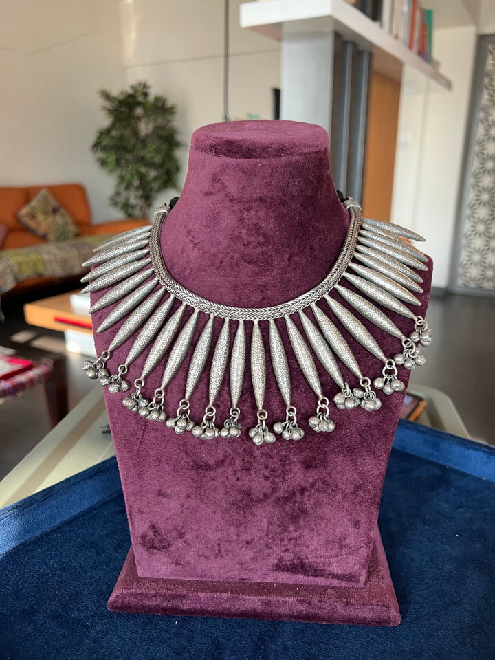 Exquisite Antique Collar Necklace - A Timeless Treasure!