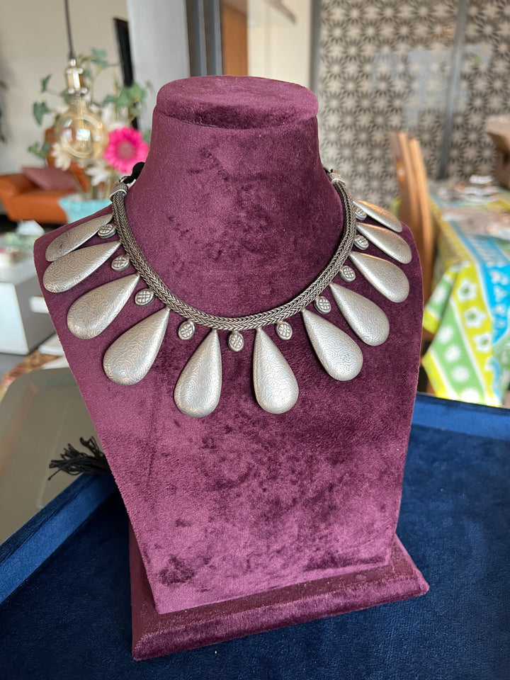 Exquisite Antique Collar Necklace - A Timeless Treasure!