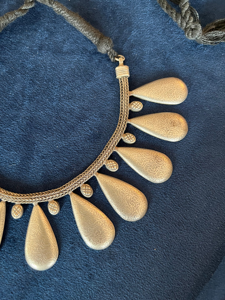 Exquisite Antique Collar Necklace - A Timeless Treasure!