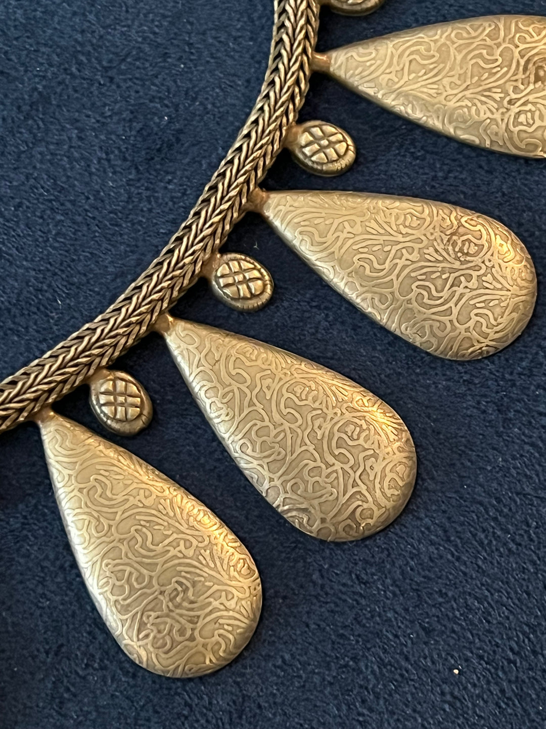 Exquisite Antique Collar Necklace - A Timeless Treasure!