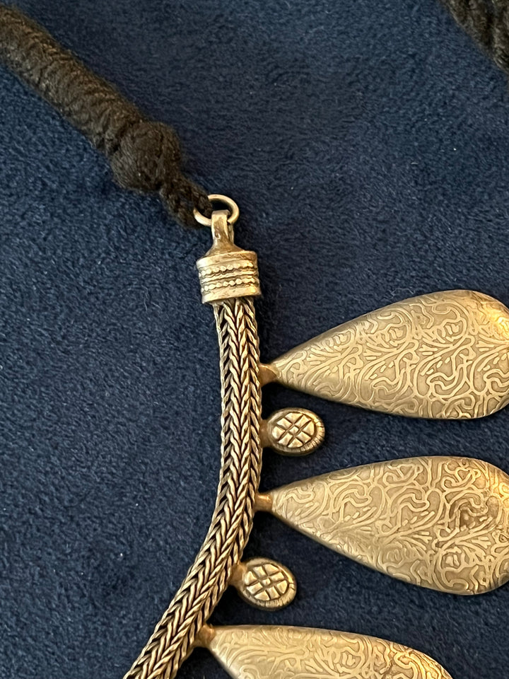 Exquisite Antique Collar Necklace - A Timeless Treasure!