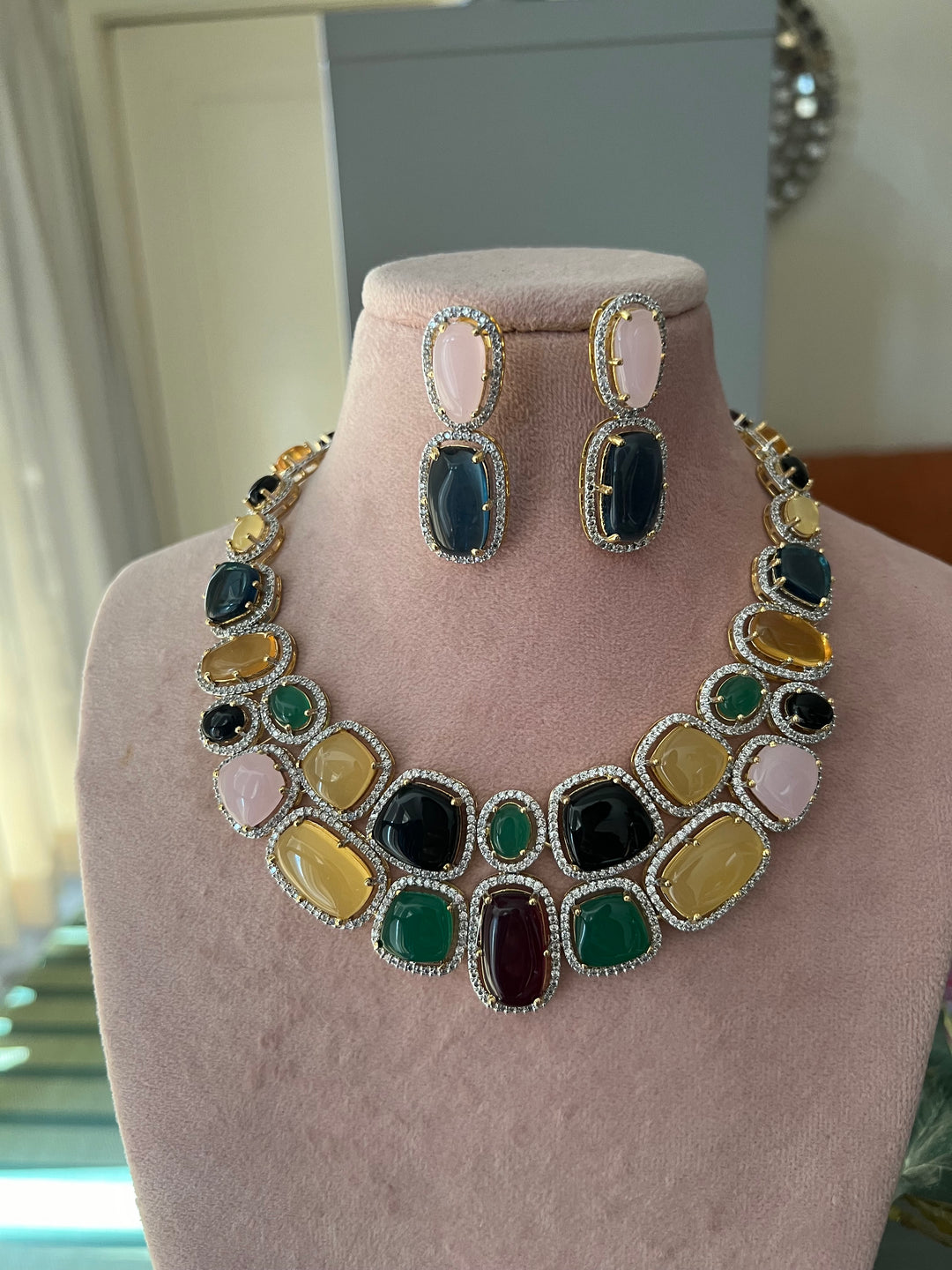 Elegant Necklace Set - Unmatched Quality and Style