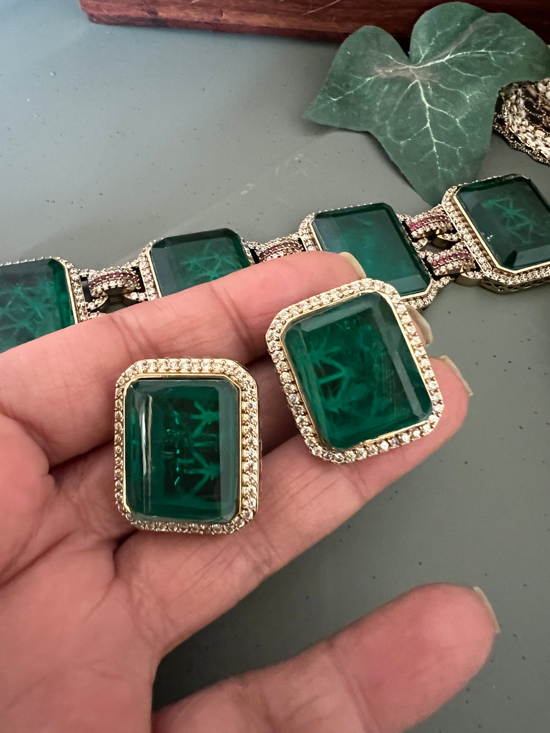 Elegant Choker Necklace Set - Unmatched Quality and Style