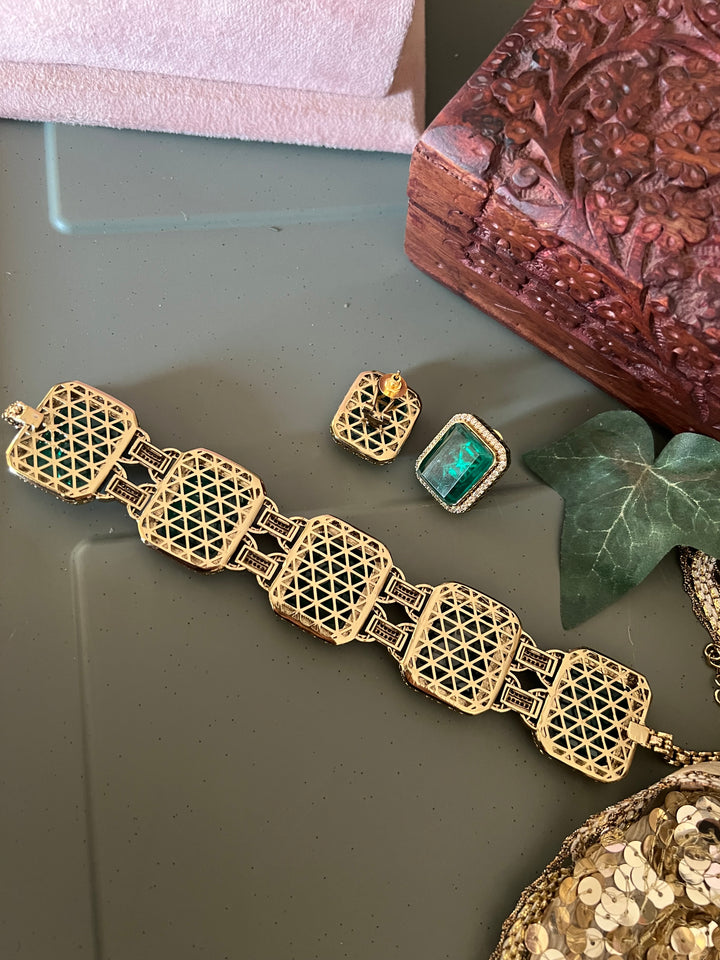 Elegant Choker Necklace Set - Unmatched Quality and Style