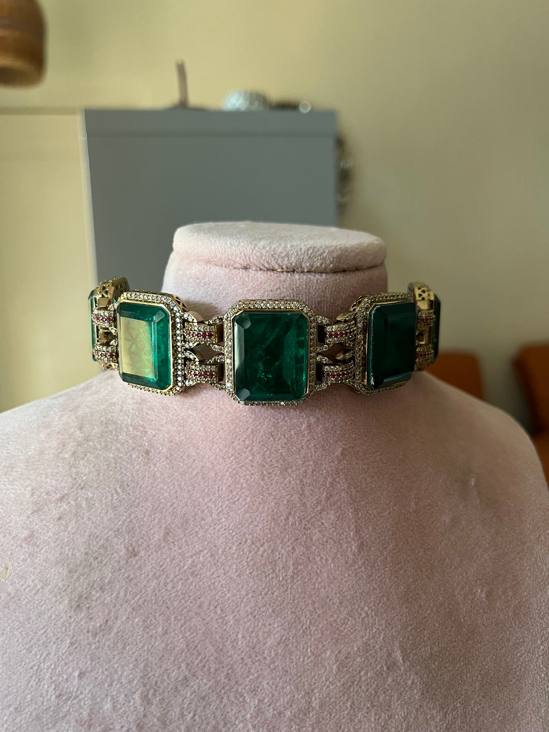 Elegant Choker Necklace Set - Unmatched Quality and Style