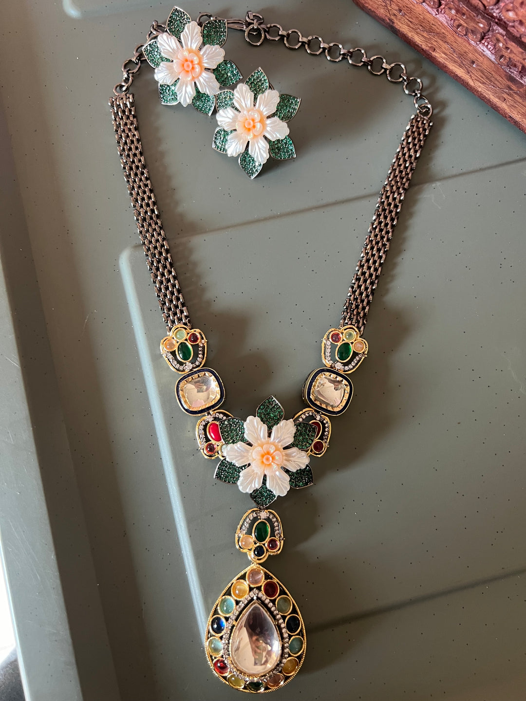 Elegant Necklace Set - Unmatched Quality and Style