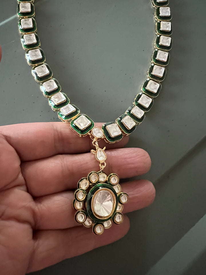 Light and Elegant Kundan Necklace Set – Perfect for Destination Weddings