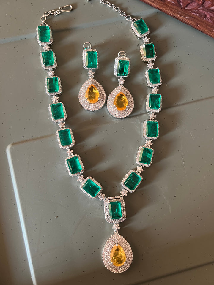 Exquisite Doublet Stone Necklace Set - Elevate Your Elegance