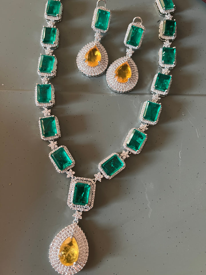 Exquisite Doublet Stone Necklace Set - Elevate Your Elegance