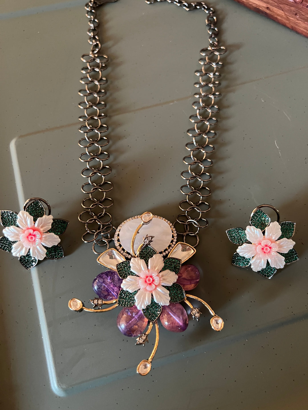 Elegant Necklace Set - Unmatched Quality and Style