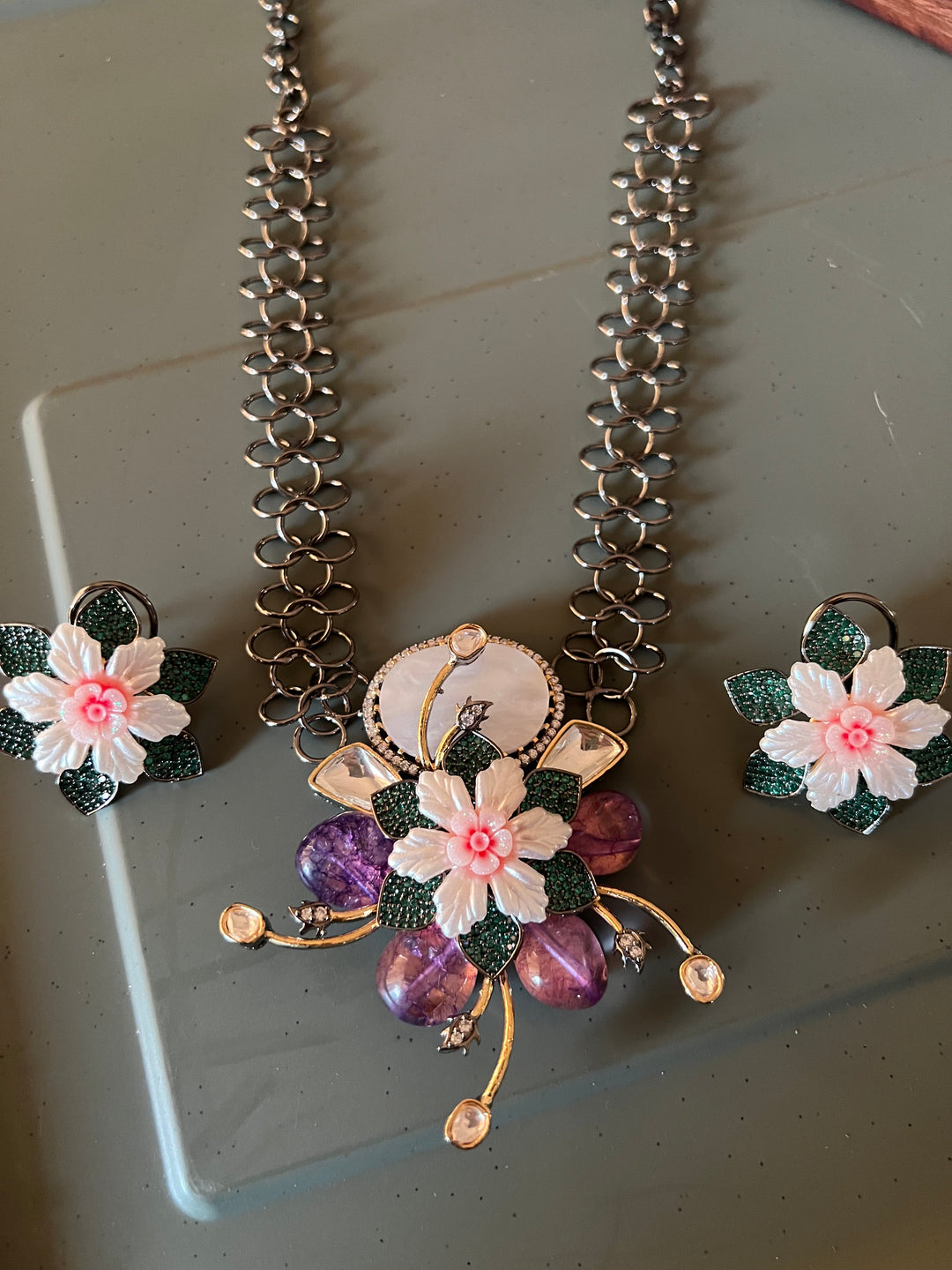 Elegant Necklace Set - Unmatched Quality and Style